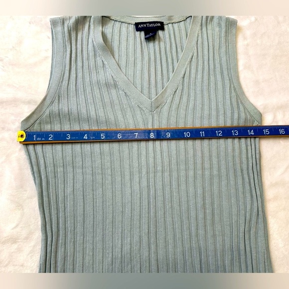Ann Taylor Sleeveless Ribbed Sweater Top - Picture 5 of 5